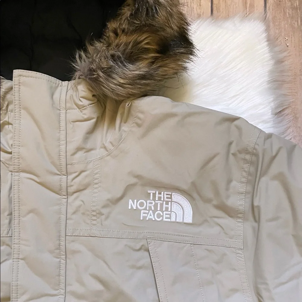 The North Face Men’s McMurdo Parka In Flax - Picture 3 of 10